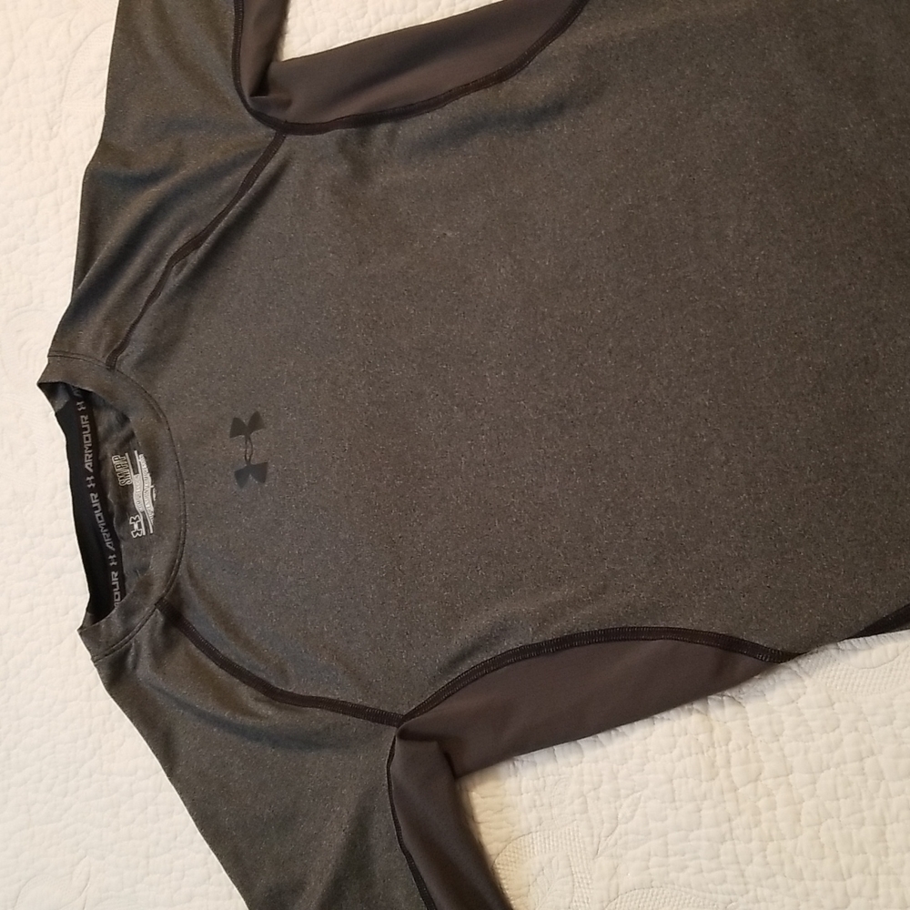 UNDER ARMOUR COMPRESSION HEAT GEAR SHIRT
